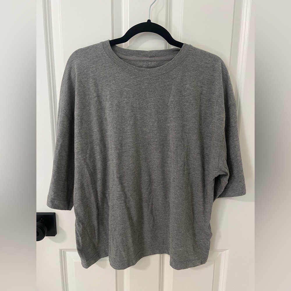 We The Free Gray Short Sleeve Tee Relaxed Fit